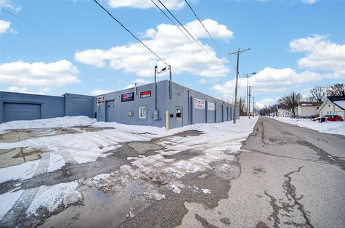 10027 Railroad St, Lake City, PA, 16423-1414 | Card Image