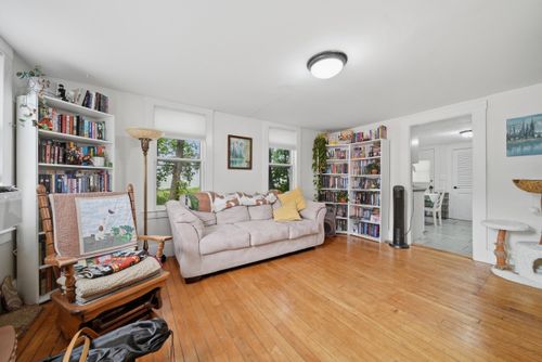 48 New York St, Dover, NH, 03820-3158 | Card Image