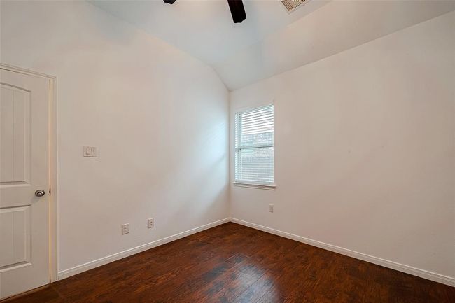 Third bedroom is on the opposite side of the full main bathroom | Image 28