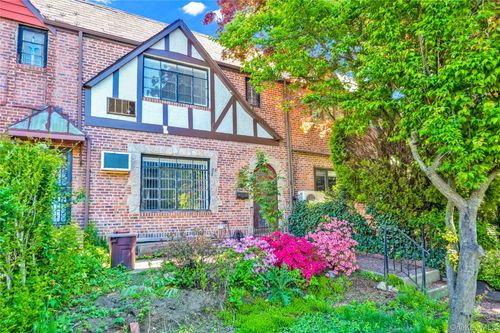 6741 Kessel St, Forest Hills, NY, 11375-4142 | Card Image
