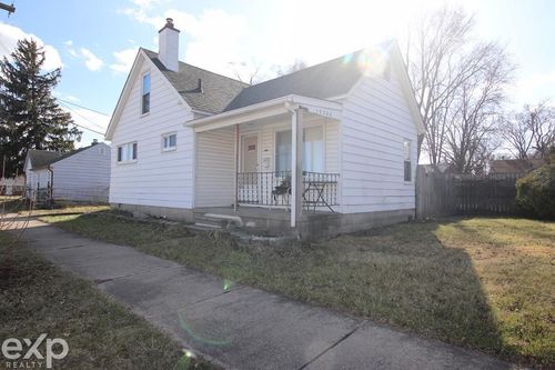 19200 Illinois St, Roseville, MI, 48066-5326 | Card Image