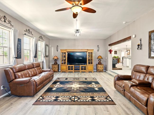 35 Walnut Trail, House other with 4 bedrooms, 3 bathrooms and 2 parking in Velarde NM | Image 7