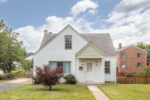 131 S Willow St, Harrisonburg, VA, 22801-1917 | Card Image