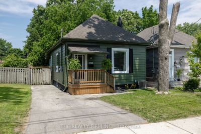 1068 Margaret St, House other with 2 bedrooms, 1 bathrooms and 2 parking in London ON | Image 2