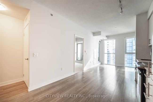 1616 - 4055 Parkside Village Dr, Condo with 2 bedrooms, 2 bathrooms and null parking in Mississauga ON | Image 15
