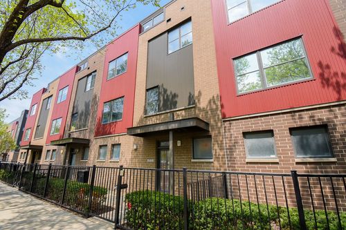 566 W 16th St, CHICAGO, IL, 60616-1175 | Card Image