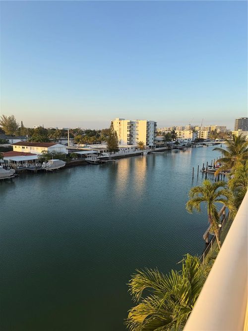apt-506-7900 Tatum Waterway Dr, Miami Beach, FL, 33141-1942 | Card Image