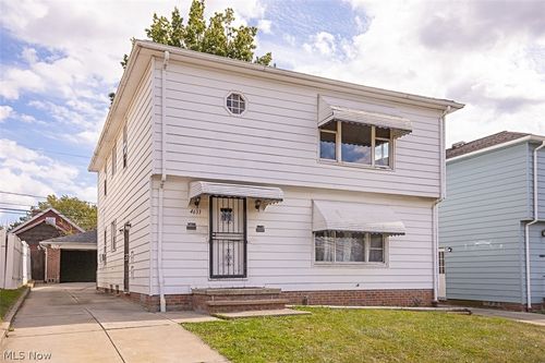 4633 Warner Rd, Garfield Heights, OH, 44125-1256 | Card Image