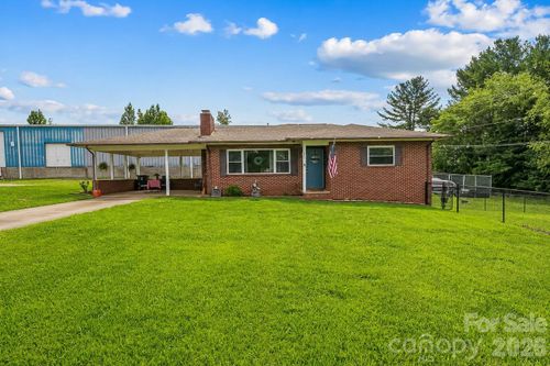 691 Central St, Hudson, NC, 28638-2714 | Card Image
