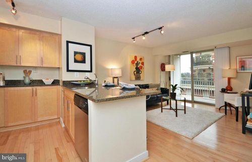 s1003-7500 Woodmont Ave, BETHESDA, MD, 20814-5361 | Card Image