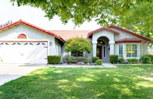 315 S Bordeaux Ave, Kerman, CA, 93630-1448 | Card Image