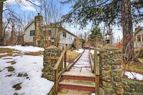 307 Gibson Hill Rd, Chester, NY, 10918-2321 | Card Image