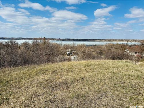338 Green Ave, Regina Beach, SK, S0G4C0 | Card Image