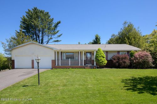 7 Manor Drive, Dallas, PA, 18612 | Card Image