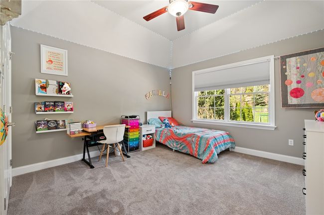 205 Erin Dr, House other with 5 bedrooms, 5 bathrooms and 3 parking in Cranberry Twp PA | Image 20