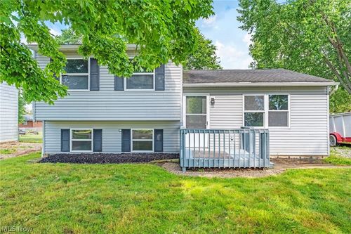 8995 Spring Dr, Windham, OH, 44288-1430 | Card Image