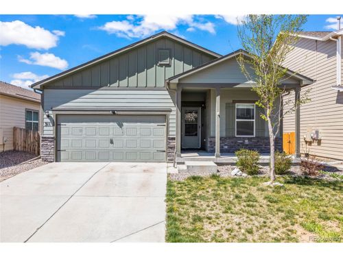 311 Maple St, Bennett, CO, 80102-8661 | Card Image