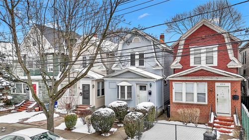 85 124th St, Kew Gardens, NY, 11415-3309 | Card Image