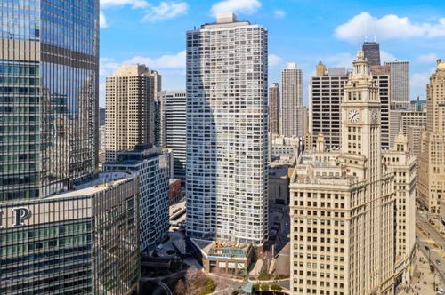 405-405 Wabash Ave, Chicago, IL, 60611-3516 | Card Image