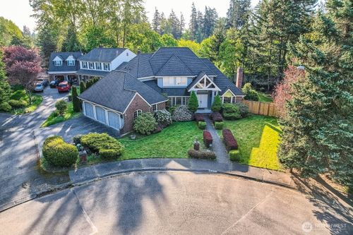 16777 Se 49th St, Bellevue, WA, 98006-5867 | Card Image