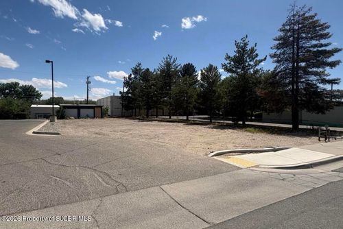 661 W Main St, Farmington, NM, 87401-8428 | Card Image
