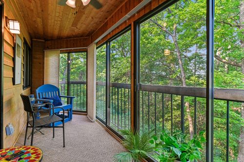 207-6085 Rowland Rd, Minnetonka, MN, 55343-4302 | Card Image