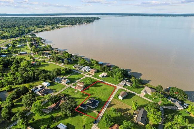 381 N Shady Oaks Dr, House other with 3 bedrooms, 2 bathrooms and 2 parking in Pointblank TX | Image 22