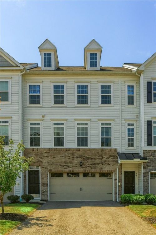 227 Eagle Dr, Cranberry Twp, PA, 16066-1807 | Card Image