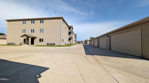 12-1401 Sharloh Loop, Bismarck, ND, 58501-7815 | Card Image
