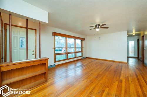 611 S O St, Indianola, IA, 50125-3032 | Card Image