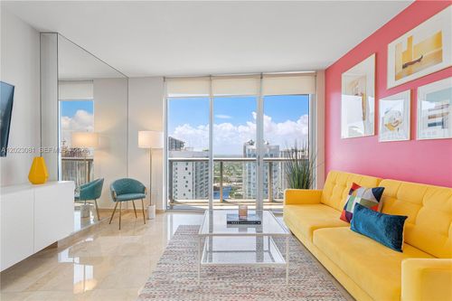 4206-485 Brickell Ave, Miami, FL, 33131-2760 | Card Image
