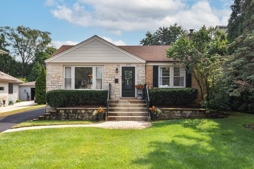 219 Middaugh Rd, Clarendon Hills, IL, 60514-1003 | Card Image