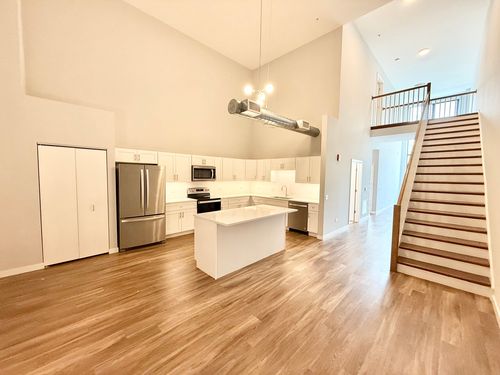 207-1900 Lawrence Ave, Chicago, IL, 60640-4003 | Card Image