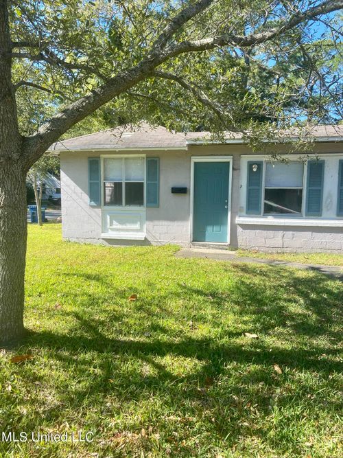 1705 Buena Vista St, Pascagoula, MS, 39567-6504 | Card Image