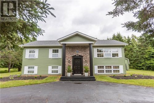 49 West Ave, Sackville, NB, E4L4P2 | Card Image