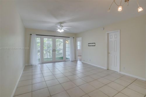 apt-b215-2424 17th St, Fort Lauderdale, FL, 33316-3124 | Card Image