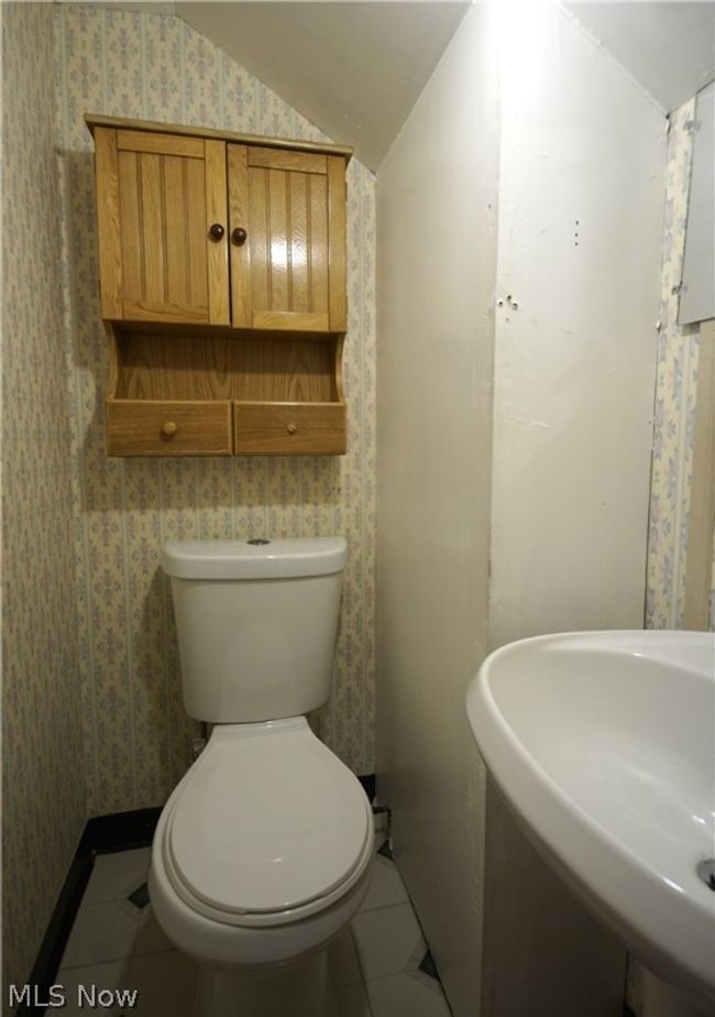 23060 Clifford Drive, Sold in North Olmsted Zoocasa