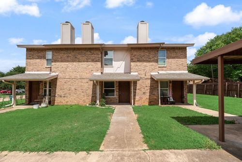 105 Wildwood Ct, Grapevine, TX, 76051-8216 | Card Image