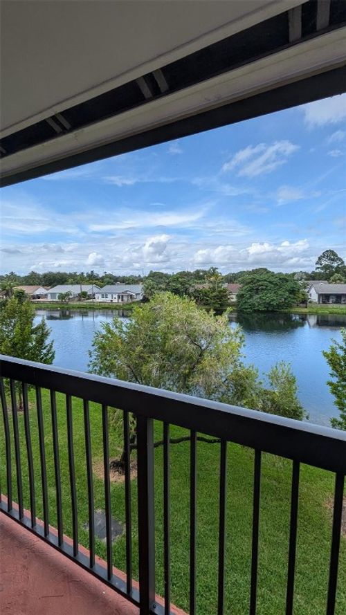 9919-9919 Nob Hill Ln, Sunrise, FL, 33351-4652 | Card Image