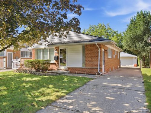 8919 Louise St, Livonia, MI, 48150-4015 | Card Image