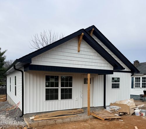 104 Roosevelt St, Alcoa, TN, 37701-2738 | Card Image