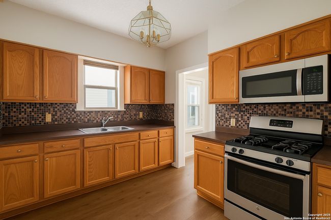 310 Mary St, House other with 3 bedrooms, 2 bathrooms and null parking in San Antonio TX | Image 9