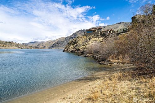 247 251 N Shore Dr, Orondo, WA, 98843-9533 | Card Image