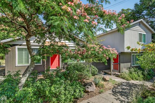 373 Iowa St, Ashland, OR, 97520-2856 | Card Image