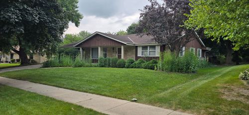7975 S Wynbrook Ct, Oak Creek, WI, 53154-3069 | Card Image
