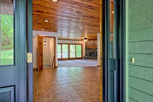 2403 Hidden Valley Rd, Home with 3 bedrooms, 3 bathrooms and 2 parking in Hiawassee GA | Image 12