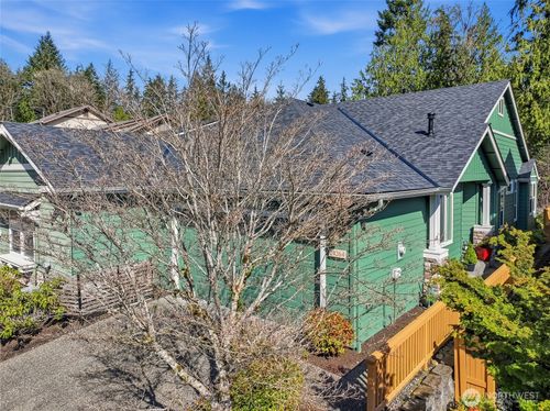 24264 Ne Vine Maple Way, Redmond, WA, 98053-5675 | Card Image