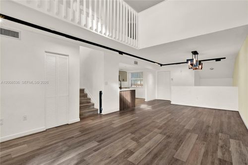 86-4728 Nw 97th Ct, Doral, FL, 33178-1977 | Card Image