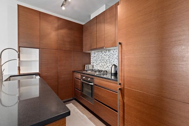 2502 - 565 Smithe Street, Condo with 2 bedrooms, 0 bathrooms and 1 parking in Vancouver BC | Image 16