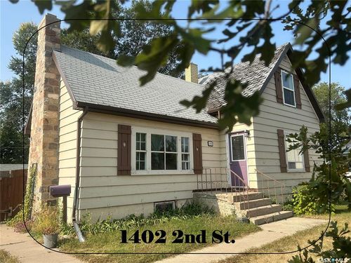 1402 2nd St, Estevan, SK, S4A0M6 | Card Image